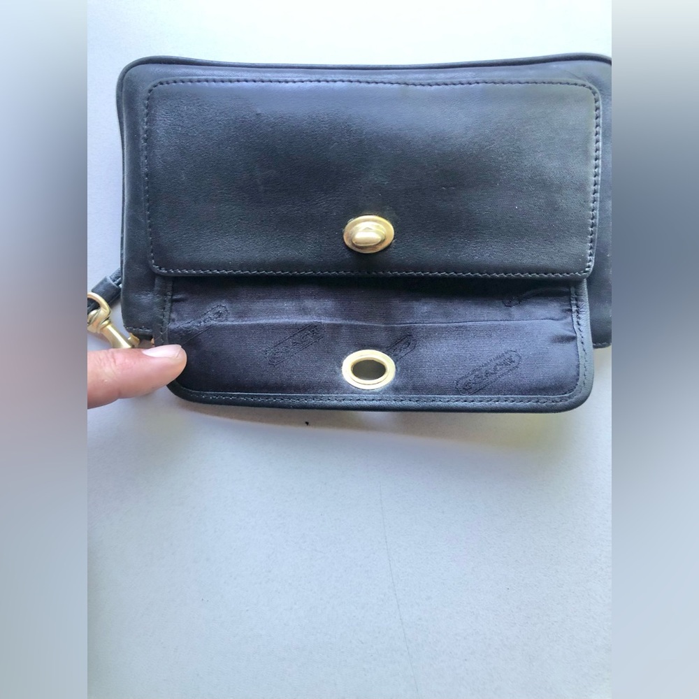 Vintage COACH Black Leather Turnlock Legacy Wristlet - Picture 13 of 14